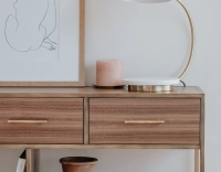 Console design noyer teinte naturelle et métal patine laiton Console design noyer teinte naturelle et métal patine laiton