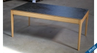 Table salle à manger 6 à 8 personnes en chêne et céramique avec bois teinte naturelle et plateau céramique effet ardoise 180x100 cm Table salle à manger 6 à 8 personnes en chêne et céramique avec bois teinte naturelle et plateau céramique effet ardoise 180x100 cm