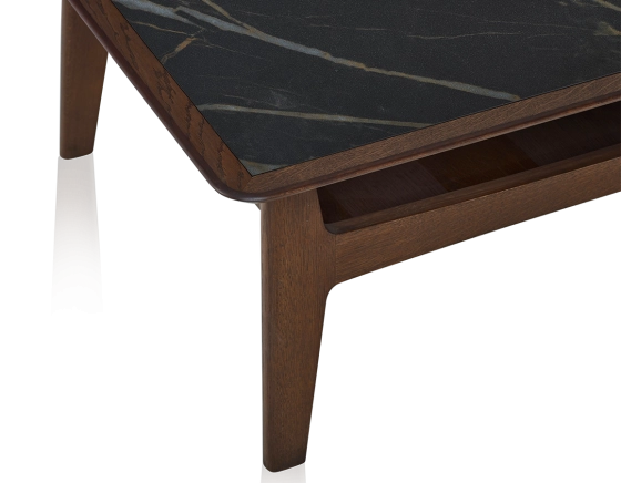 Table basse carrée en chêne et céramique avec bois teinte marron foncé plateau céramique effet marbre noir 100x100 cm