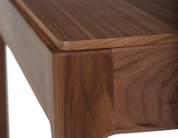 Bureau design en noyer teinte naturelle L120 cm Bureau design en noyer teinte naturelle L120 cm