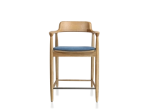 Tabouret de bar h60 cm bois teinte naturelle assise tissu bleu jean Tabouret de bar h60 cm bois teinte naturelle assise tissu bleu jean