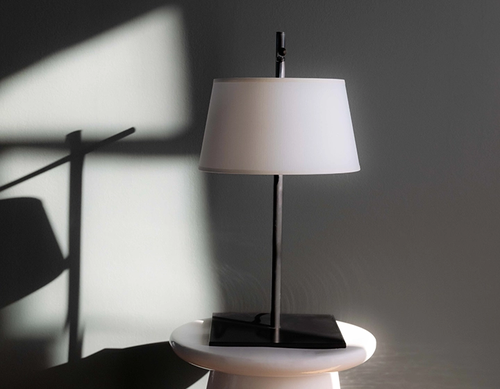 Lampe a poser équerre noire abat jour ivoire Lampe a poser équerre noire abat jour ivoire