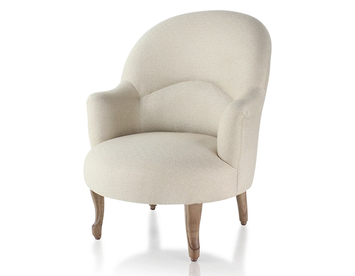 Fauteuil crapaud avec accoudoirs pieds bois teinte noyer et tissu chevron beige Fauteuil crapaud avec accoudoirs pieds bois teinte noyer et tissu chevron beige