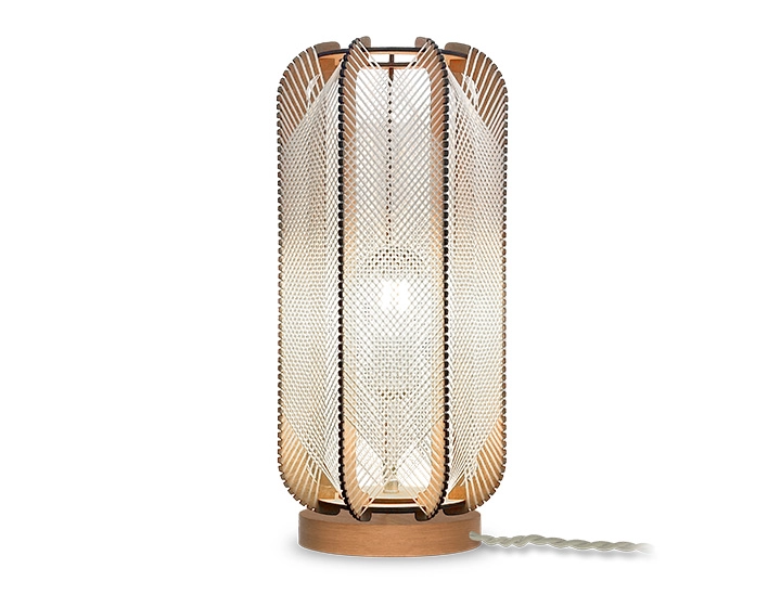 Lampe sur socle en bois et fil de coton tressage croisé Lampe sur socle en bois et fil de coton tressage croisé