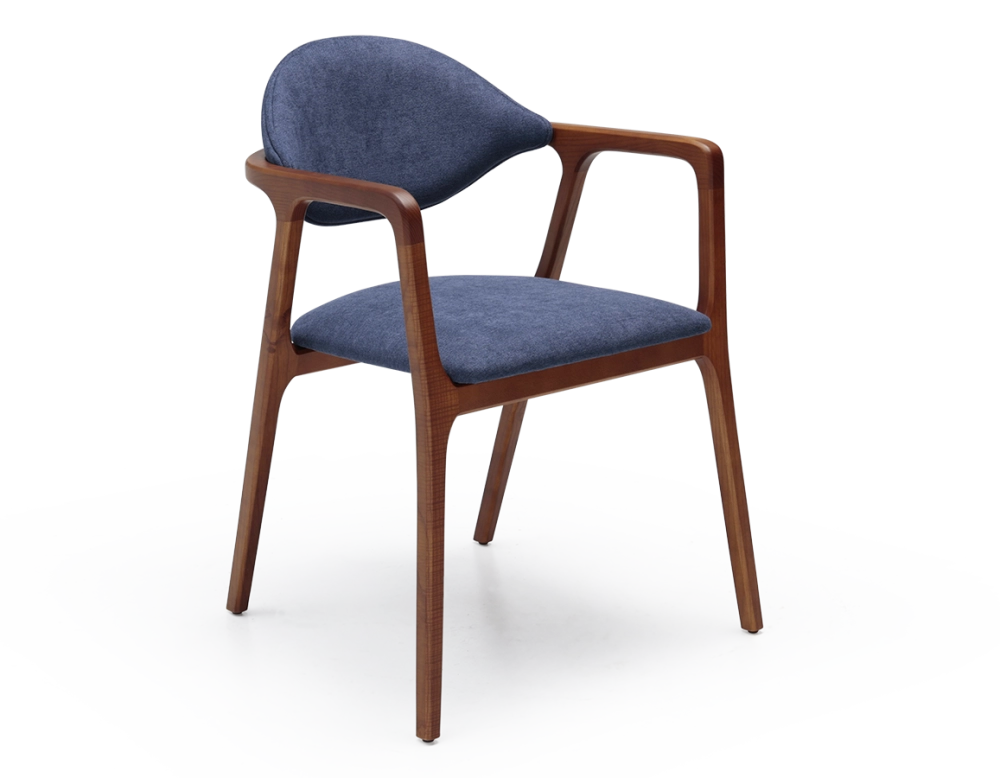 Chaise design avec accoudoirs bois teinte merisier et tissu bleu océan Chaise design avec accoudoirs bois teinte merisier et tissu bleu océan