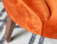 Fauteuil crapaud sans accoudoirs pieds bois teinte noyer et tissu velours terracotta Fauteuil crapaud sans accoudoirs pieds bois teinte noyer et tissu velours terracotta