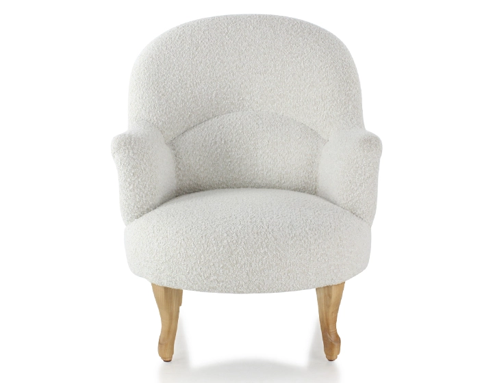 Fauteuil crapaud avec accoudoirs pieds bois teinte naturelle et tissu bouclé blanc Fauteuil crapaud avec accoudoirs pieds bois teinte naturelle et tissu bouclé blanc