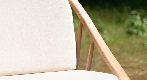 Scandinavian 2-seater sofa natural wood finish and beige fabric