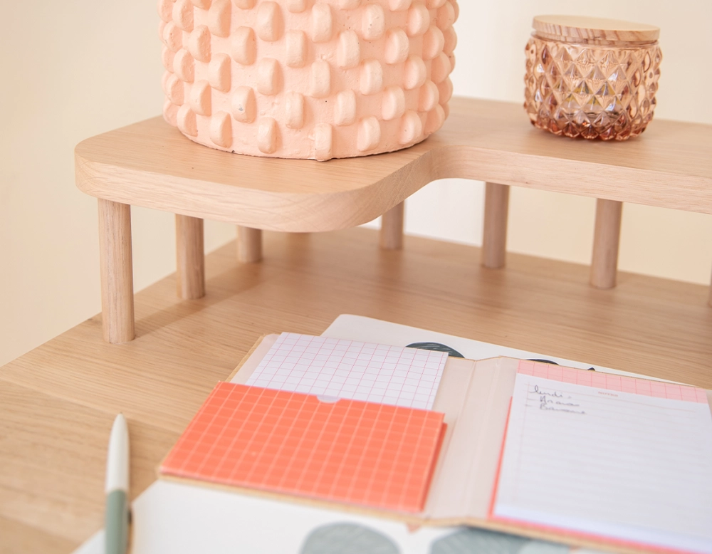 Bureau design en chêne teinte naturelle L150 cm Bureau design en chêne teinte naturelle L150 cm