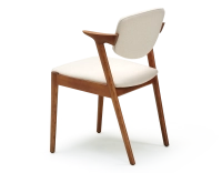 Chaise scandinave bois teinte merisier assise tissu blanc cassé Chaise scandinave bois teinte merisier assise tissu blanc cassé