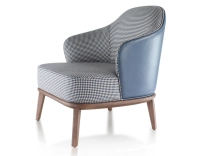 Fauteuil design cuir bleu orage et tissu pied-de-poule bleu et blanc Fauteuil design cuir bleu orage et tissu pied-de-poule bleu et blanc