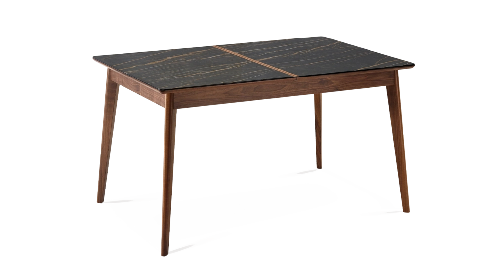 Table salle à manger en noyer et céramique 6 personnes avec bois teinte naturelle et plateau céramique effet marbre noir 140x100 cm Table salle à manger en noyer et céramique 6 personnes avec bois teinte naturelle et plateau céramique effet marbre noir 140x100 cm