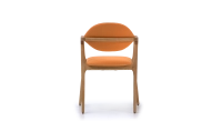 Chaise design avec accoudoirs en frêne bois teinte naturelle et tissu corail Chaise design avec accoudoirs en frêne bois teinte naturelle et tissu corail