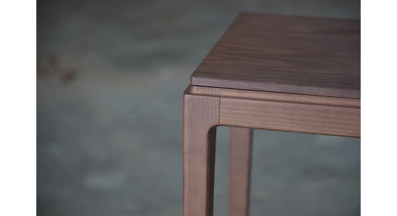 Tabouret de bar design H60 cm bois teinte noyer assise bois