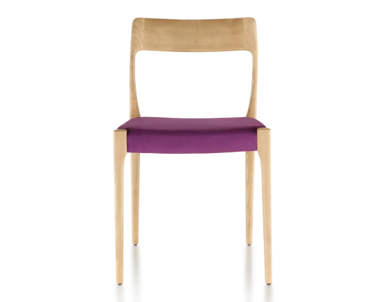 Chaise scandivave bois teinte naturelle assise tissu violet
