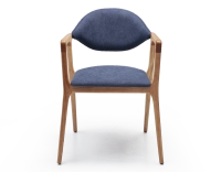 Chaise design avec accoudoirs bois teinte naturelle et tissu bleu océan Chaise design avec accoudoirs bois teinte naturelle et tissu bleu océan