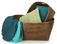 Panier de rangement en rotin brun avec anses moyen modèle Panier de rangement en rotin brun avec anses moyen modèle