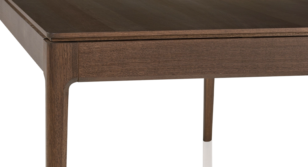 Table extensible en chêne 8 à 12 personnes avec plateau et allonges bois teinte marron foncé 160x100 cm Table extensible en chêne 8 à 12 personnes avec plateau et allonges bois teinte marron foncé 160x100 cm