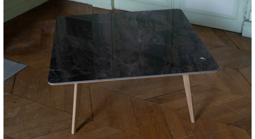 Table basse carré en chêne et céramique F3 teinte naturelle et plateau céramique frappuccino brillante 90x90 cm