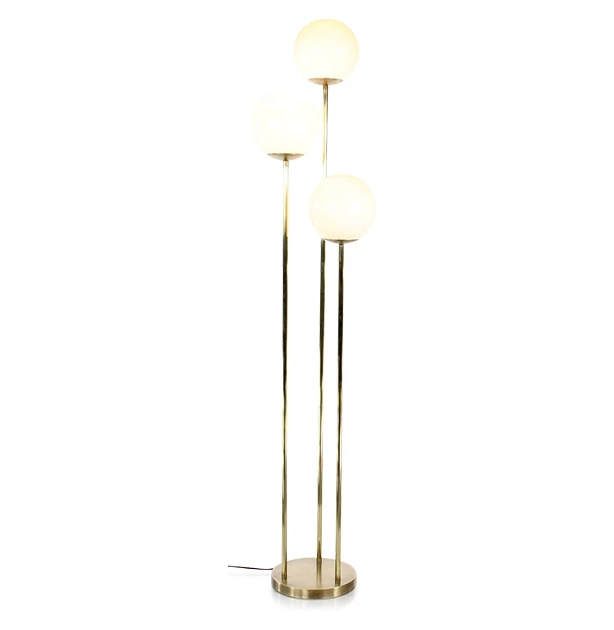 Lampe en métal doré et 3 globes en verre blanc, Maisons du Monde