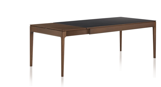 Table extensible 6 à 12 personnes en chêne et céramique allonges bois avec bois teinte marron foncé et plateau céramique noir unie 140x100 cm