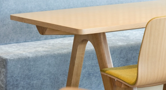 Table salle à manger 8 personnes en chêne teinte naturelle plateau bois 180x100 cm