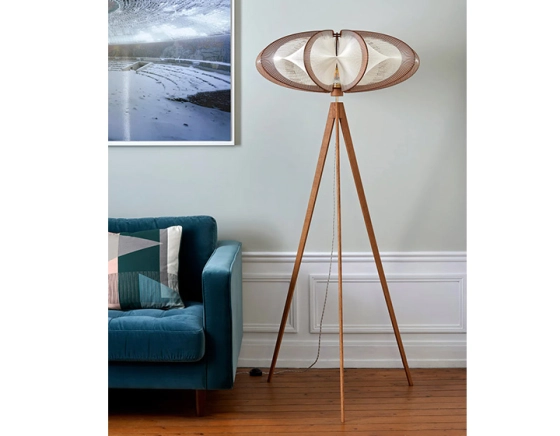 Large model tripod floor lamp in oak and braided cotton thread
