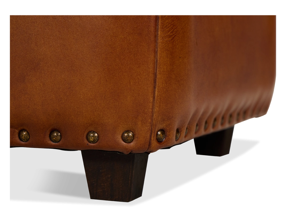 Pouf cuir marron clair bord clouté Pouf cuir marron clair bord clouté