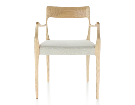 Chaise scandinave avec accoudoirs teinte naturelle et tissu beige naturel