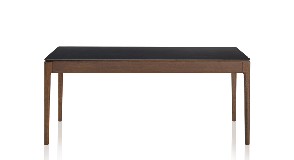 Table salle à manger 6 personnes en chêne et céramique avec bois teinte marron foncé et plateau céramique noir unie 140x90 cm Table salle à manger 6 personnes en chêne et céramique avec bois teinte marron foncé et plateau céramique noir unie 140x90 cm