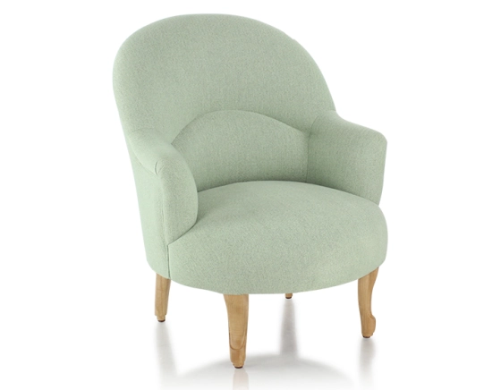 Fauteuil crapaud avec accoudoirs pieds bois teinte naturelle et tissu vert sauge