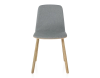 Chaise design en chêne tapissé bois teinte naturelle assise tissu gris clair Chaise design en chêne tapissé bois teinte naturelle assise tissu gris clair