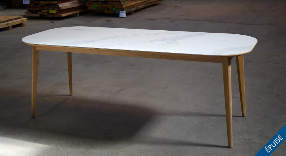 Table salle à manger 6 à 10 personnes en chêne et céramique avec bois teinte naturelle et plateau céramique effet marbre blanc 210x90 cm Table salle à manger 6 à 10 personnes en chêne et céramique avec bois teinte naturelle et plateau céramique effet marbre blanc 210x90 cm