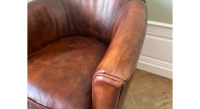 Lot de 2 fauteuils club cuir marron vintage Lot de 2 fauteuils club cuir marron vintage