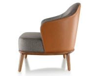 Fauteuil design cuir caramel et tissu brun Fauteuil design cuir caramel et tissu brun
