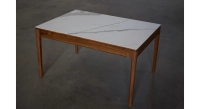 Table extensible 6 à 12 personnes en noyer et céramique allonges bois avec bois teinte naturelle et plateau céramique effet marbre blanc 140x100 cm Table extensible 6 à 12 personnes en noyer et céramique allonges bois avec bois teinte naturelle et plateau céramique effet marbre blanc 140x100 cm