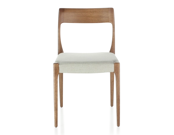 Chaise scandinave bois teinte noyer assise tissu beige naturel