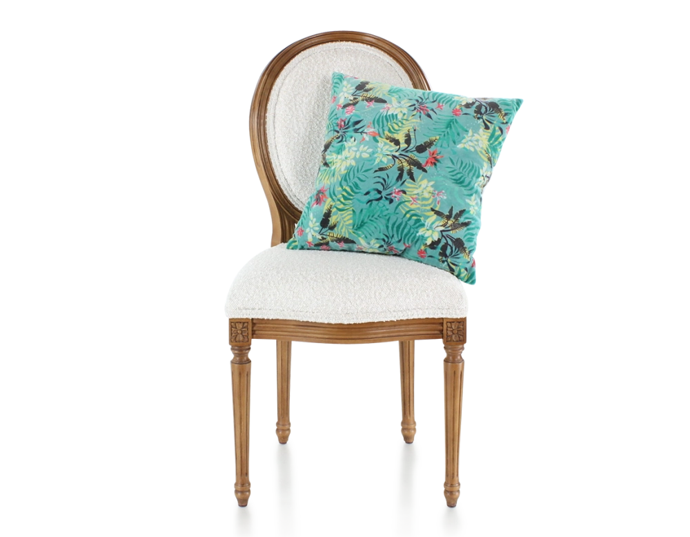 Chaise ancienne style Louis XVI bois teinte ancienne et tissu bouclé blanc Chaise ancienne style Louis XVI bois teinte ancienne et tissu bouclé blanc