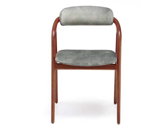 Chaise scandinave bois teinte merisier assise tissu velours gris bleu