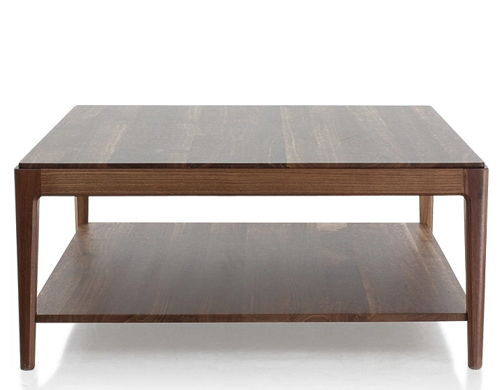 Table basse carrée en noyer avec tablette teinte naturelle 100x100 cm Table basse carrée en noyer avec tablette teinte naturelle 100x100 cm