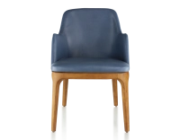 Chaise design avec accoudoirs bois teinte merisier et cuir bleu orage Chaise design avec accoudoirs bois teinte merisier et cuir bleu orage