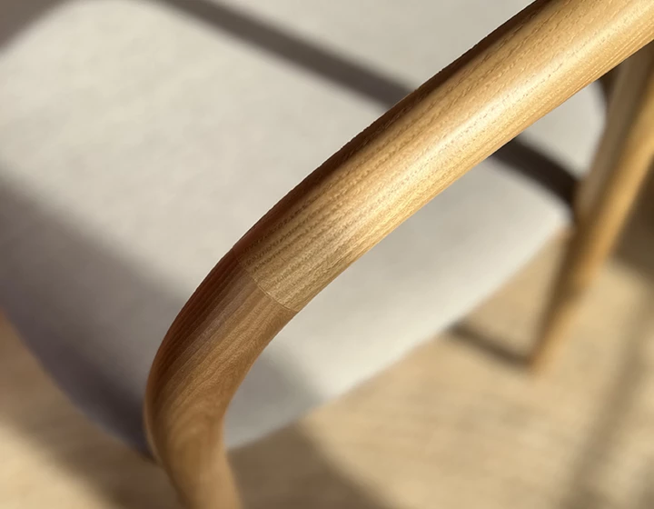 Chaise scandinave bois teinte naturelle et tissu beige naturel