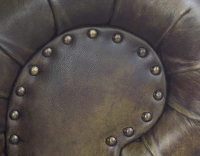 Pouf Chesterfield cuir rouge carmin Pouf Chesterfield cuir rouge carmin