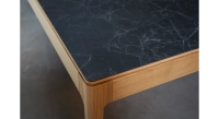 Table salle à manger 6 à 8 personnes en chêne et céramique avec bois teinte naturelle et plateau céramique effet ardoise 180x100 cm Table salle à manger 6 à 8 personnes en chêne et céramique avec bois teinte naturelle et plateau céramique effet ardoise 180x100 cm