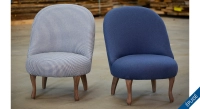 Lot de 2 fauteuils crapaud sans accoudoirs pieds bois teinte noyer et tissu bleu uni et chevron bleu Lot de 2 fauteuils crapaud sans accoudoirs pieds bois teinte noyer et tissu bleu uni et chevron bleu