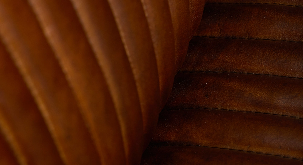 Canapé club cuir 3 places marron vintage Canapé club cuir 3 places marron vintage