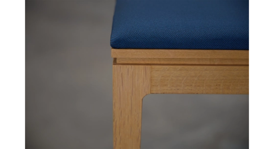 Taburete de bar de diseño H65 cm madera tinte natural asiento tejido azul