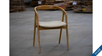 Chaise scandinave bois teinte merisier assise tissu beige Chaise scandinave bois teinte merisier assise tissu beige