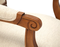 Fauteuil ancien style Louis XVI bois teinte ancienne et tissu chiné beige Fauteuil ancien style Louis XVI bois teinte ancienne et tissu chiné beige