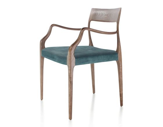 Chaise scandinave avec accoudoirs bois teinte marron foncé assise tissu velours bleu pétrole